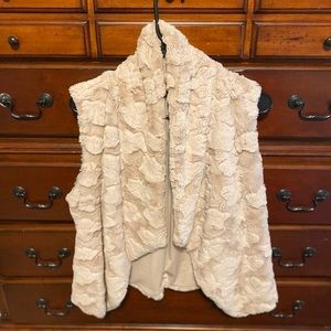 Women’s Cupio Vest..Medium